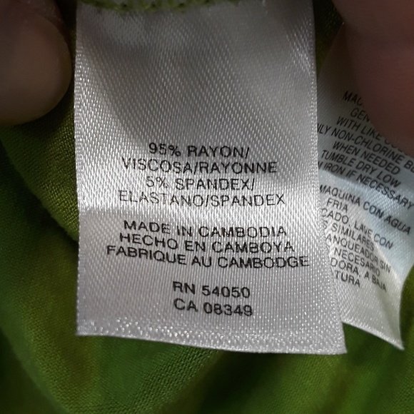 EVAN Picone green ruffled mock wrap top size L - Picture 5 of 7